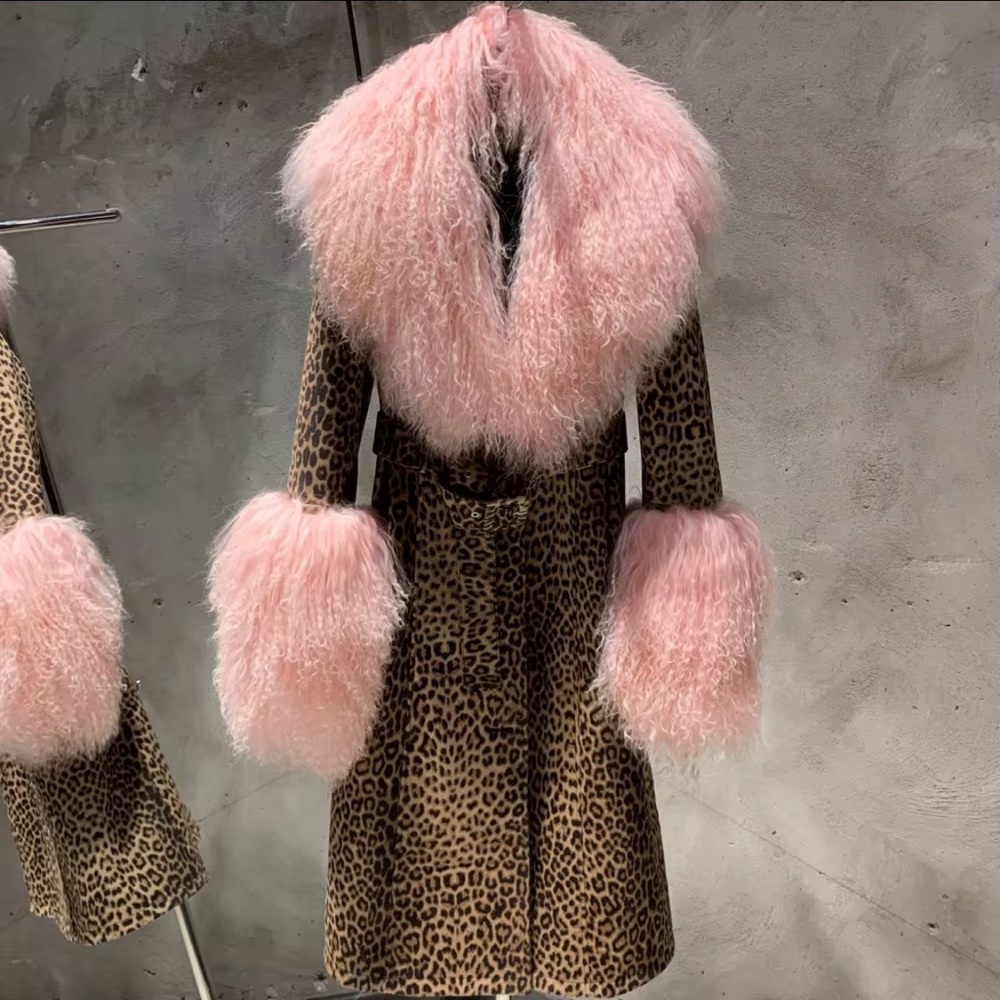 Chic Leopard Print Teddy Jacket with Pink Fur Accents